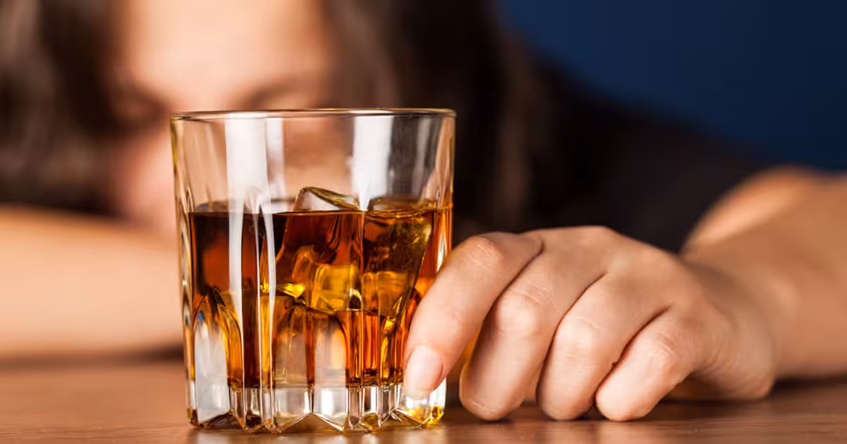 9 Ways to Deal with Alcohol Cravings Hero